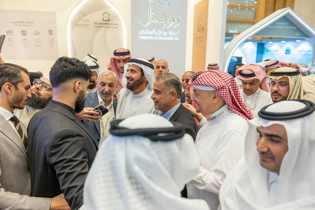 Networking with Umrah operators at an exhibition